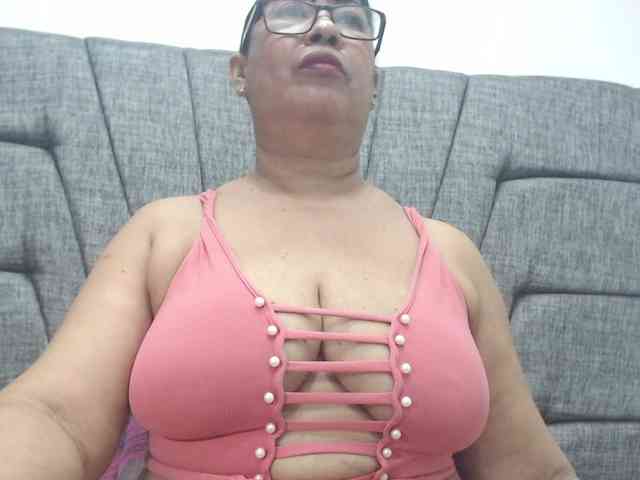MilfPleasure1 webcam