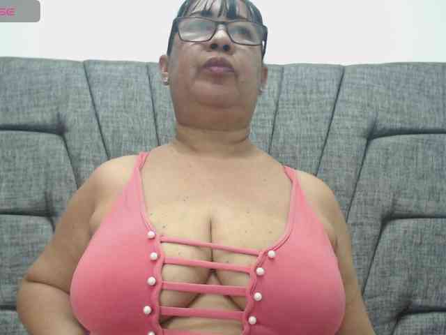 MilfPleasure1 webcam