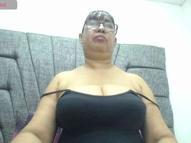 MilfPleasure1 webcam