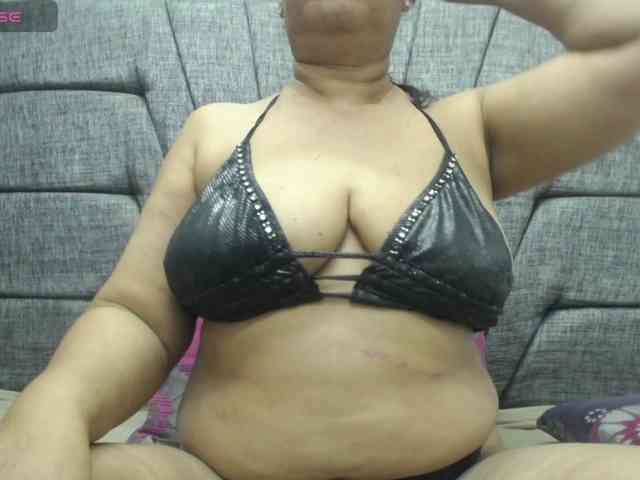 MilfPleasure1 webcam