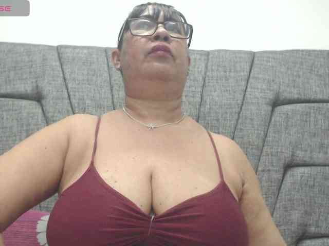 MilfPleasure1 webcam