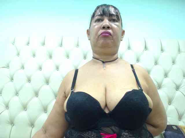 MilfPleasure1 webcam