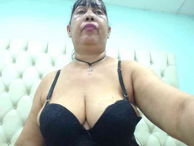 MilfPleasure1 webcam