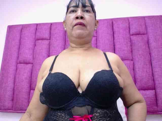MilfPleasure1 webcam