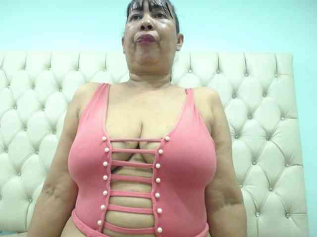 MilfPleasure1 webcam