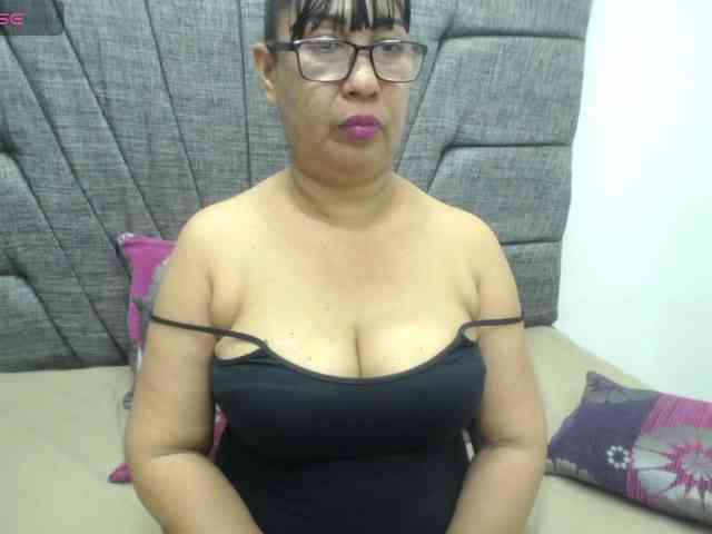 MilfPleasure1 webcam