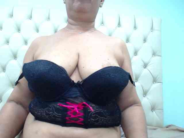 MilfPleasure1 webcam