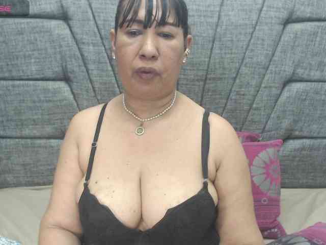 MilfPleasure1 webcam