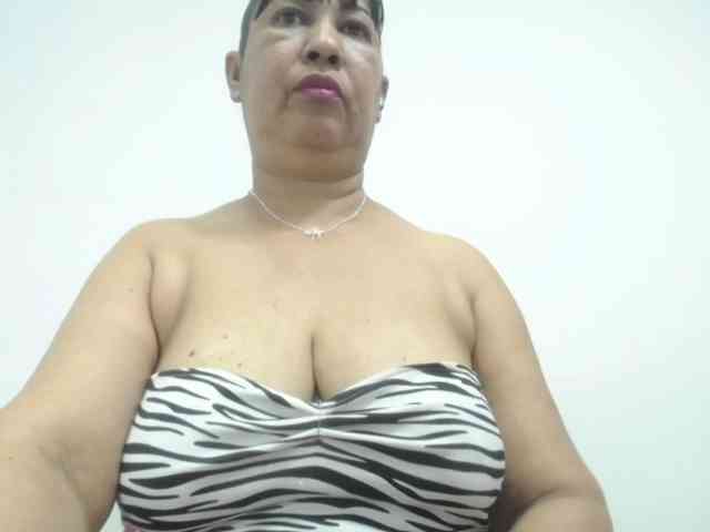 MilfPleasure1 webcam