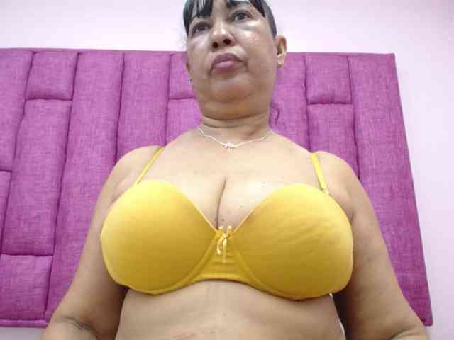 MilfPleasure1 webcam