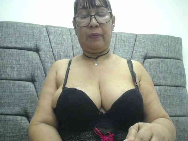 MilfPleasure1 webcam