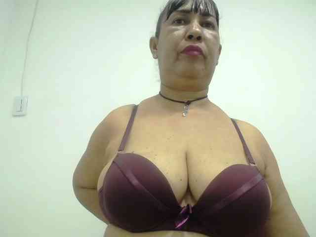 MilfPleasure1 webcam