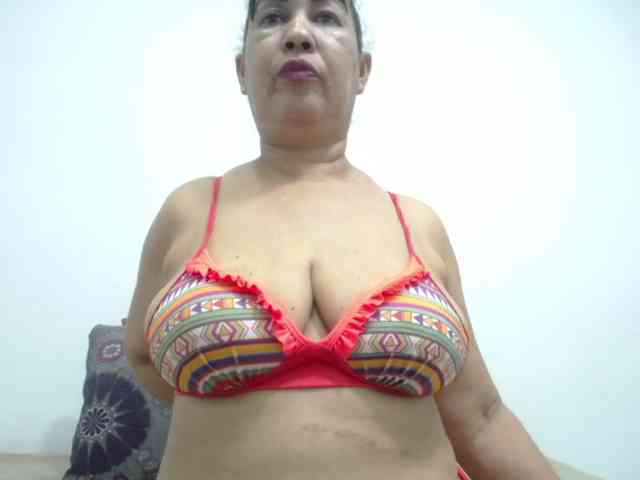 MilfPleasure1 webcam