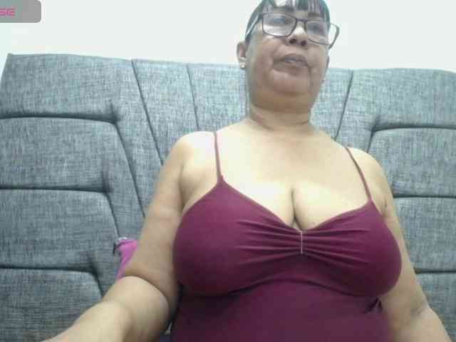 MilfPleasure1 webcam