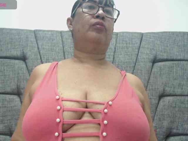 MilfPleasure1 webcam