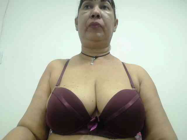 MilfPleasure1 webcam