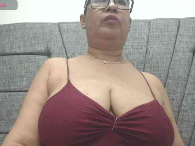 MilfPleasure1 webcam