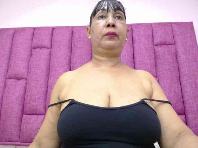 MilfPleasure1 webcam