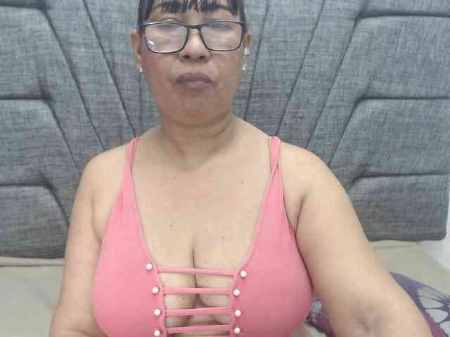 MilfPleasure1 webcam