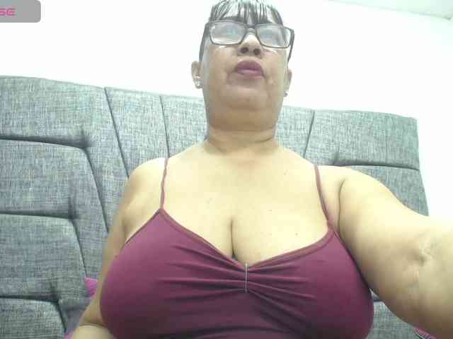 MilfPleasure1 webcam