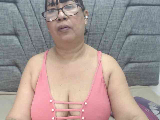 MilfPleasure1 webcam