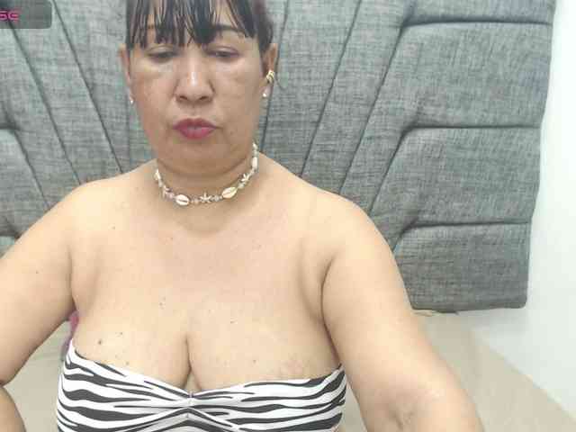 MilfPleasure1 webcam