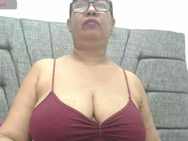 MilfPleasure1 webcam