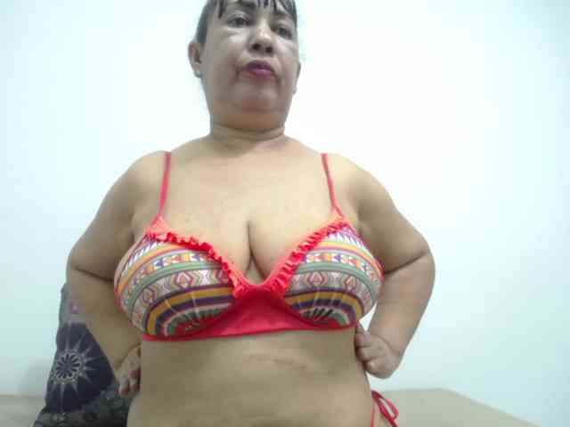 MilfPleasure1 webcam