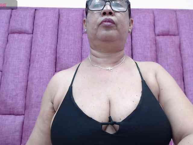 MilfPleasure1 webcam