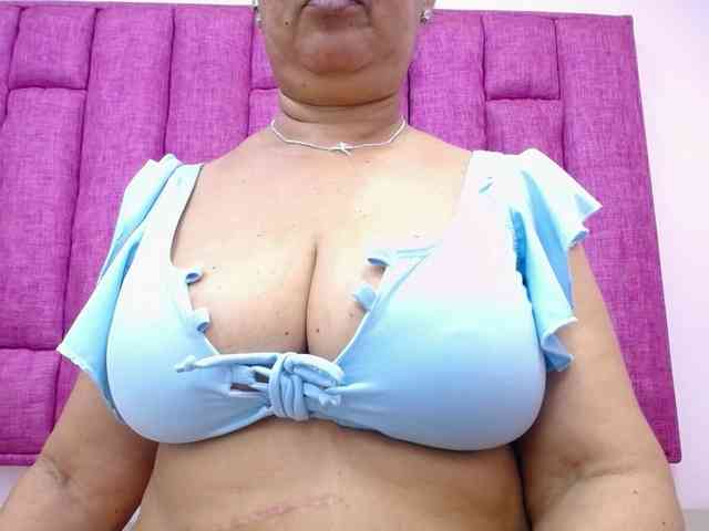 MilfPleasure1 webcam