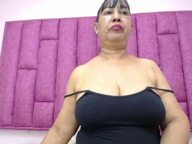 MilfPleasure1 webcam