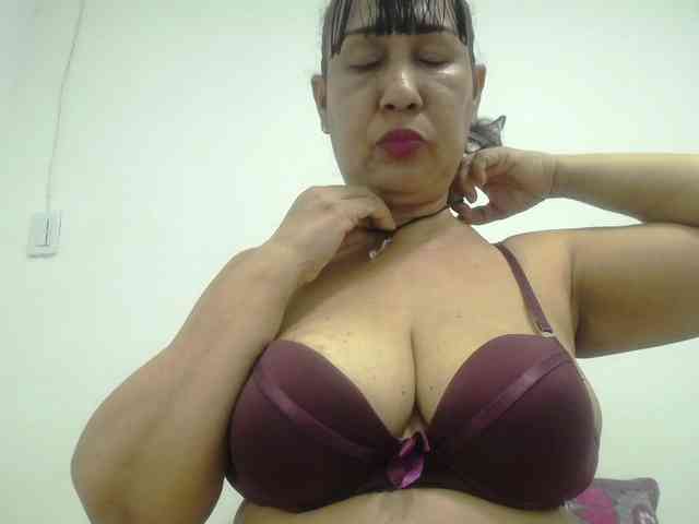 MilfPleasure1 webcam