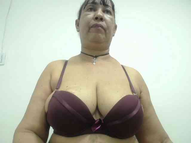 MilfPleasure1 webcam