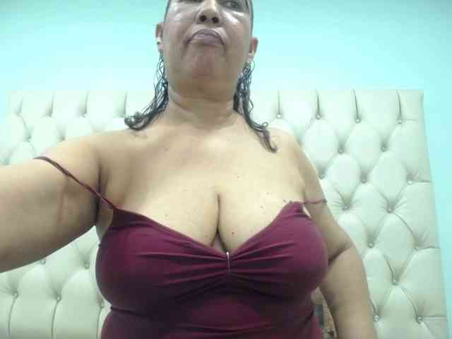MilfPleasure1 webcam