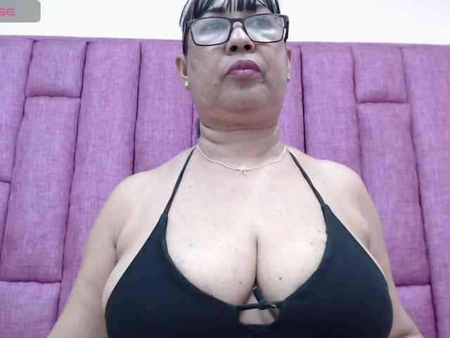 MilfPleasure1 webcam