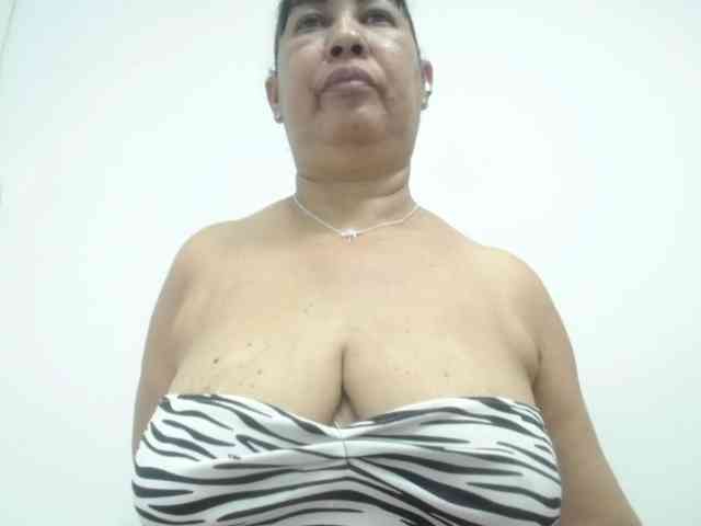 MilfPleasure1 webcam