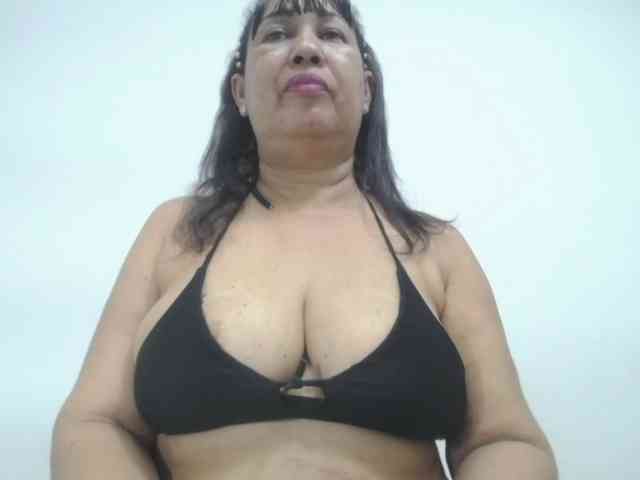 MilfPleasure1 webcam
