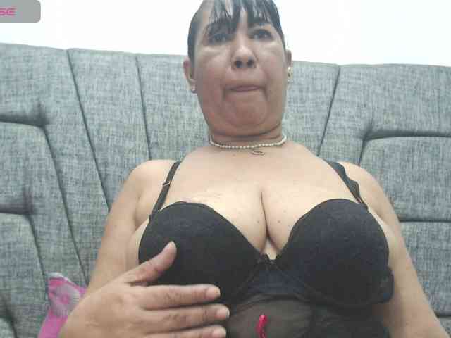 MilfPleasure1 webcam