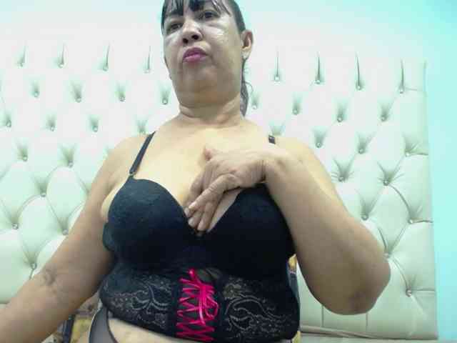 MilfPleasure1 webcam