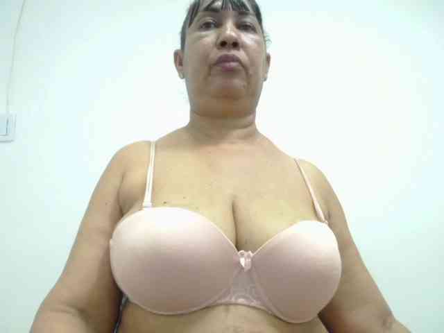 MilfPleasure1 webcam