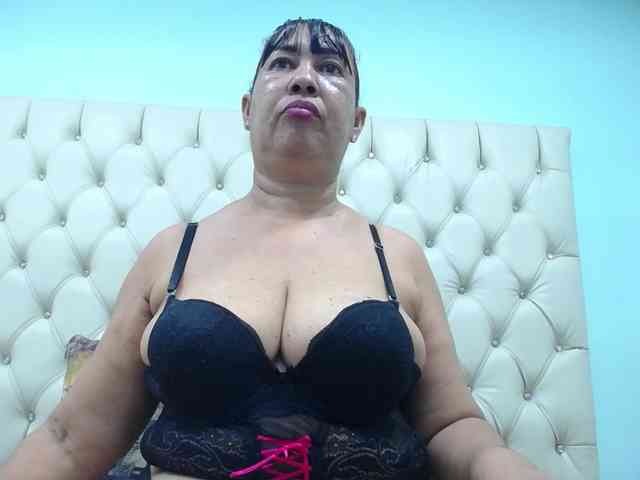 MilfPleasure1 webcam