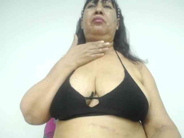 MilfPleasure1 webcam