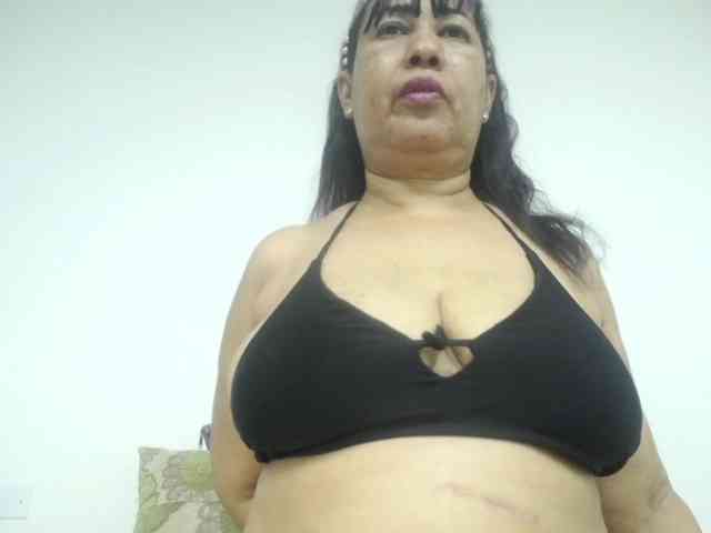 MilfPleasure1 webcam