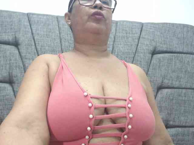 MilfPleasure1 webcam