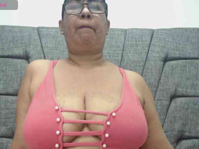 MilfPleasure1 webcam