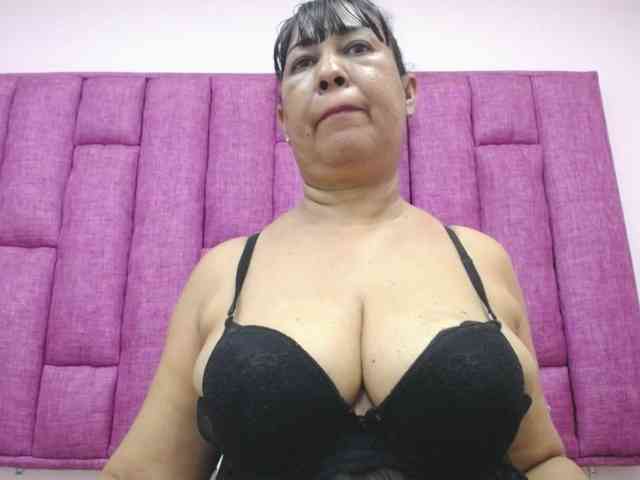 MilfPleasure1 webcam