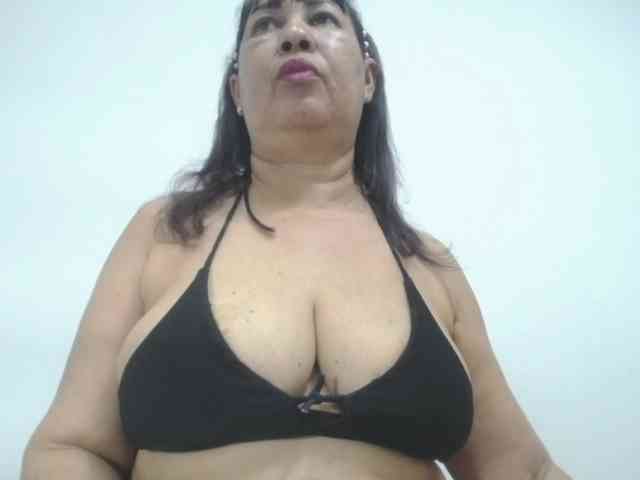 MilfPleasure1 webcam