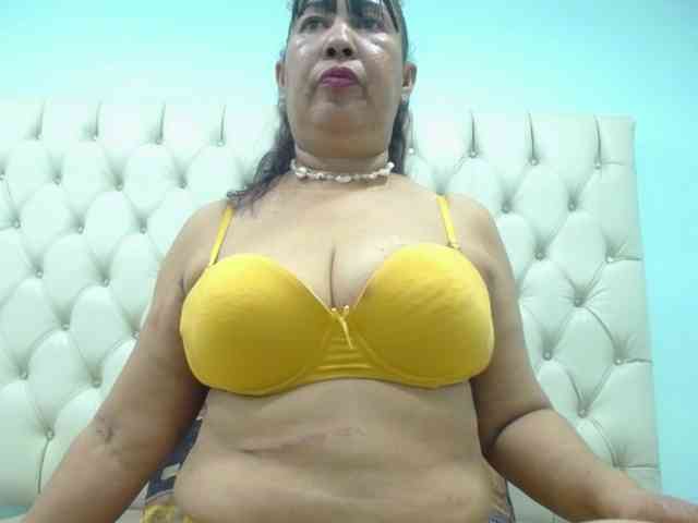 MilfPleasure1 webcam