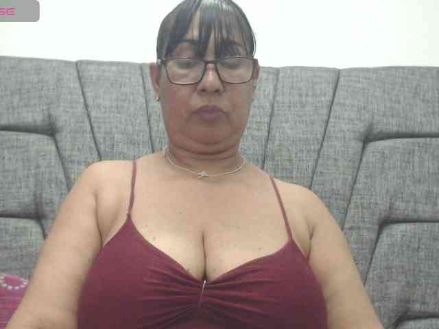MilfPleasure1 webcam