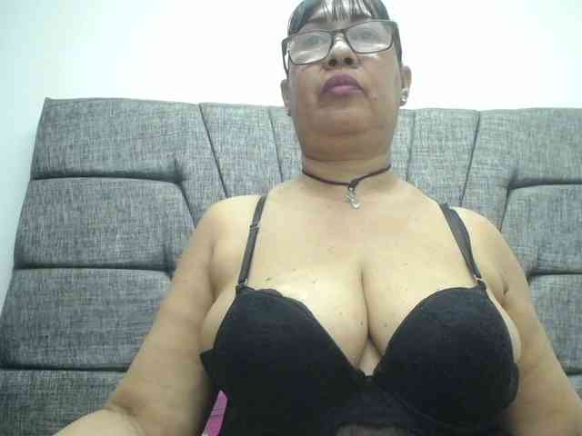 MilfPleasure1 webcam